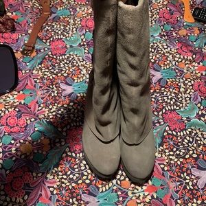 New Report Monroe Grey Suede Boots with buckles Size 10